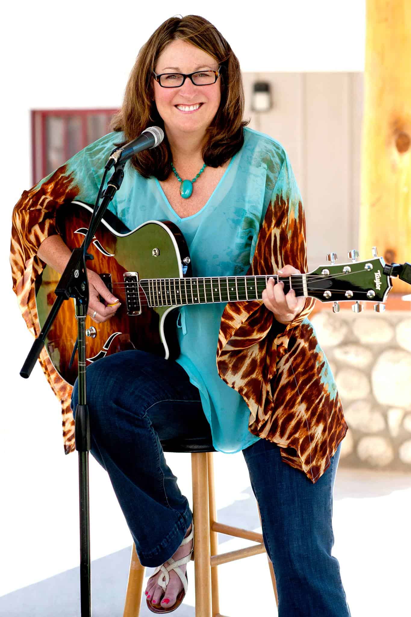 Sandii Castleberry Solos at Plant Food Supper Club