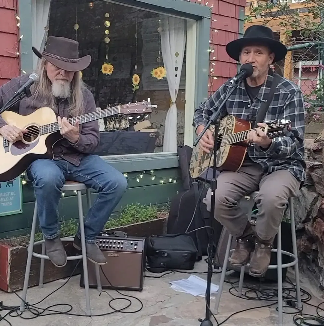 Marko Hanko (outside)@ taryn's place