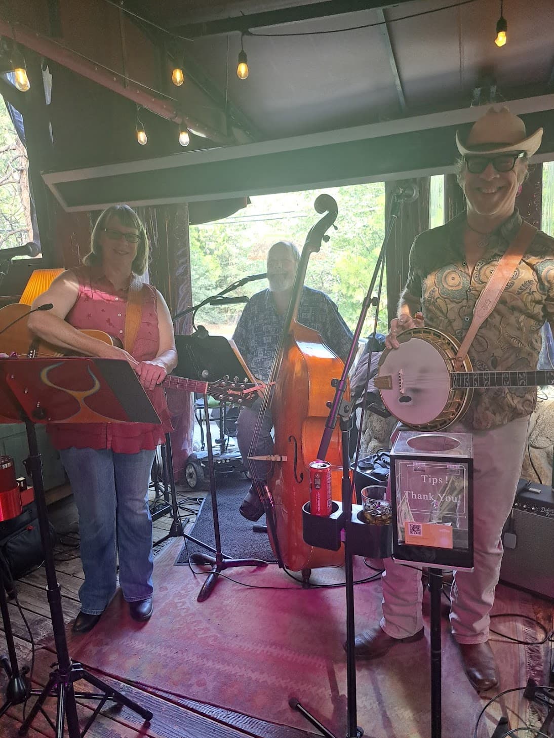 lily rock ramblers@ cafe aroma