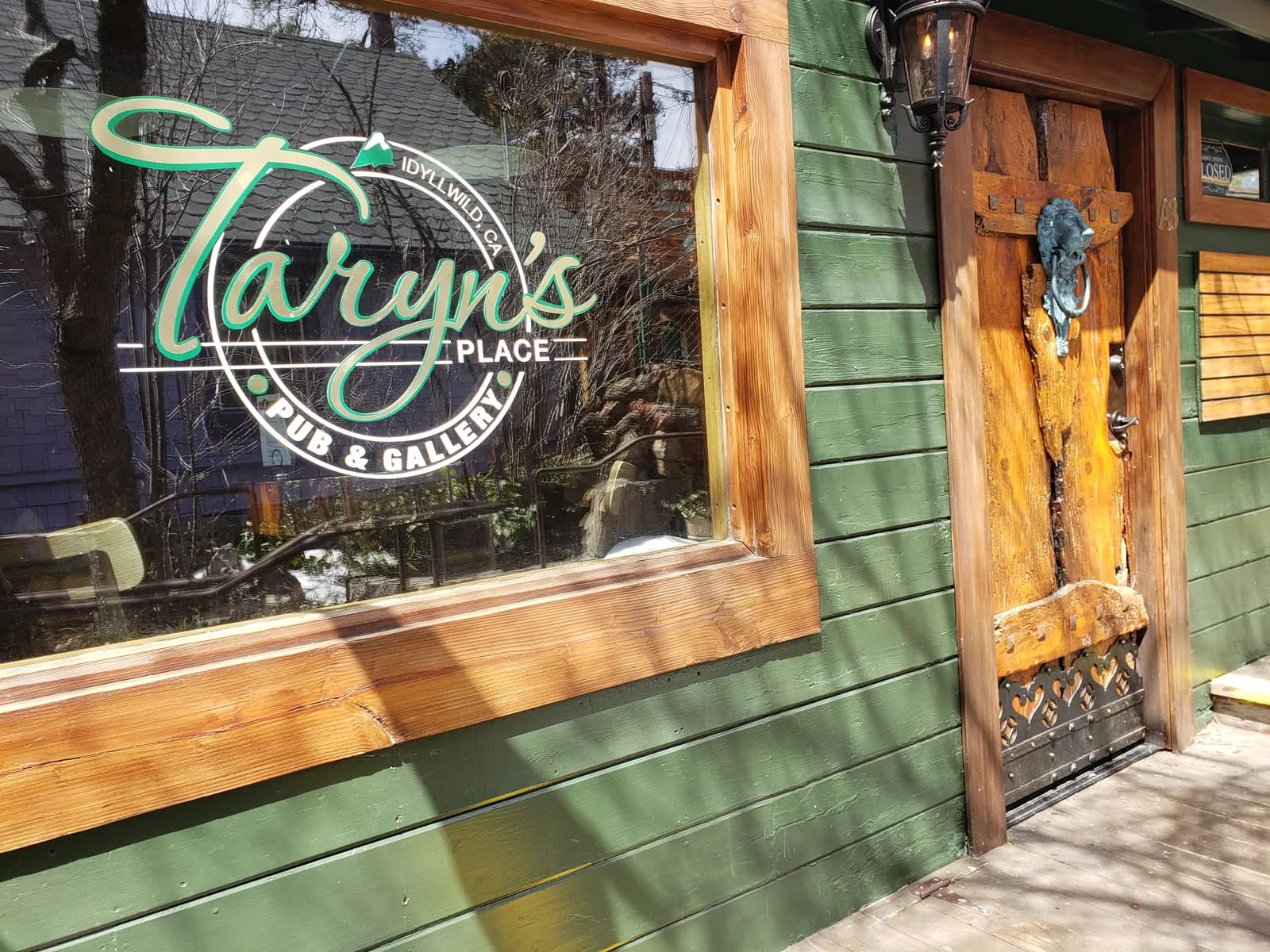 Taryn's Place Pub and Gallery